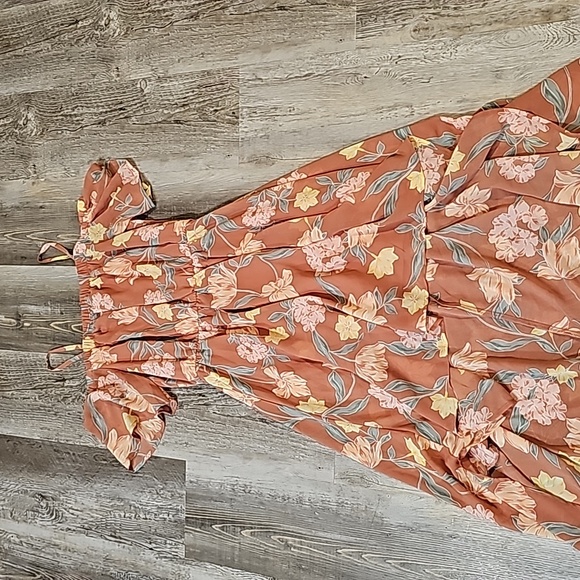AUW Dresses & Skirts - AUW‎ floral dress S